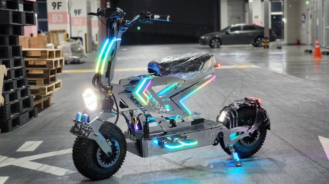 WEPED Dark Knight Cyber Fold Electric Scooter - Image 4