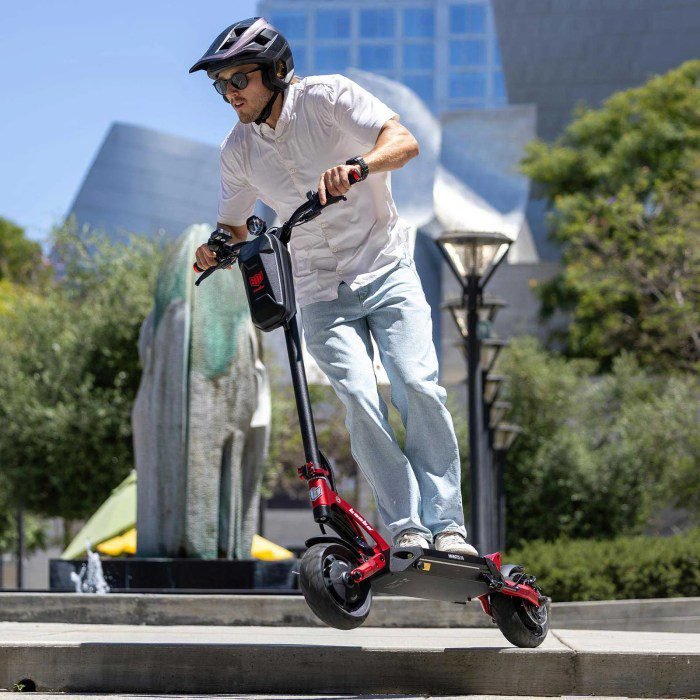 Kaabo Mantis 10 Lite Electric Scooter - Image 4
