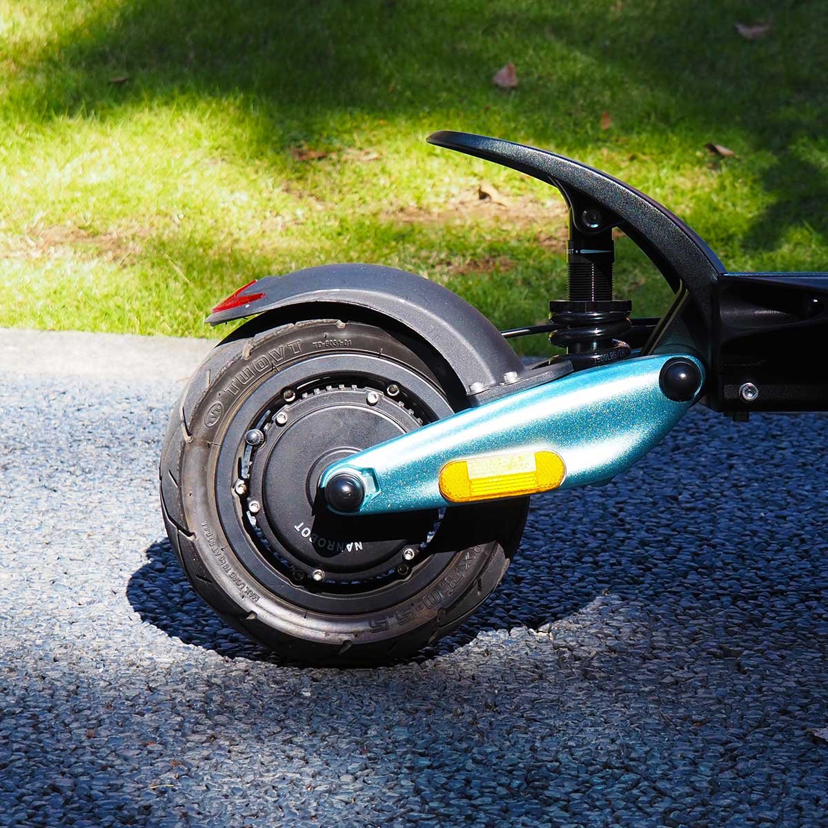 Nanrobot Lightning Pro Electric Scooter - Image 5