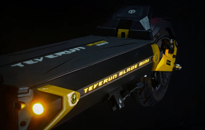 Teverun Blade Mini Ultra Electric Scooter - Image 2