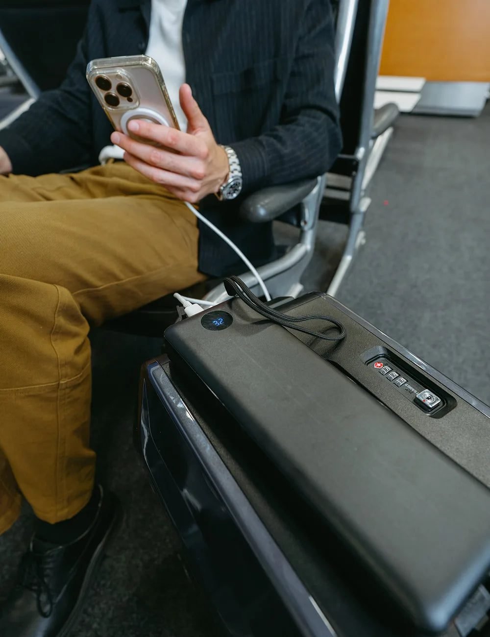 L2: Removable battery and power bank