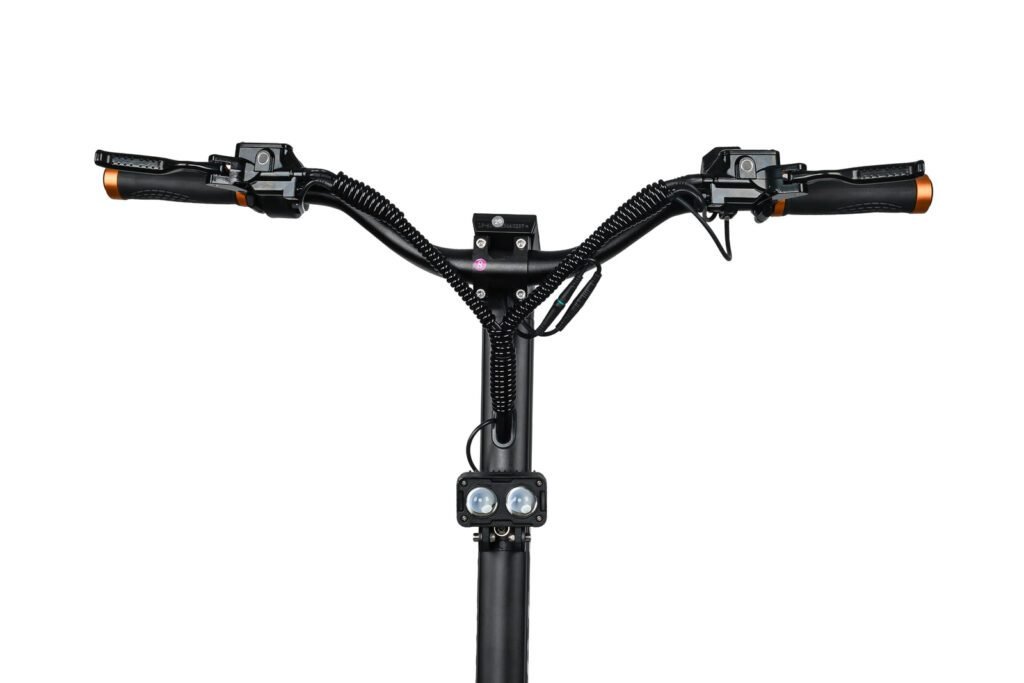 Blade GT II electric scooter outdoors