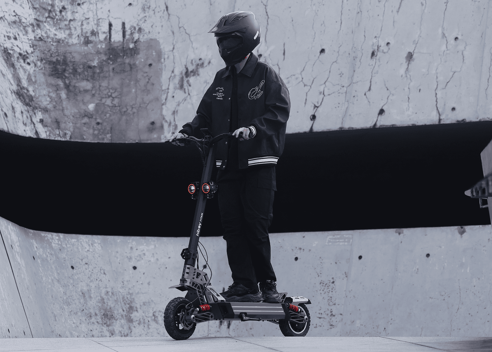 TITAN scooter: Hydraulic brakes, front and rear
