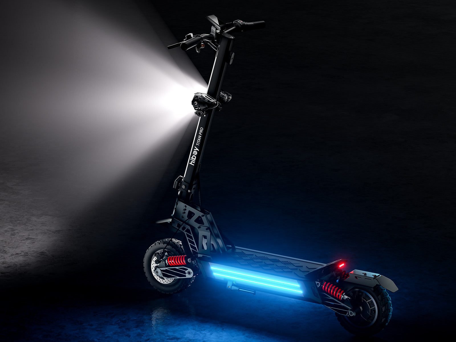 TITAN PRO lights and a loud horn