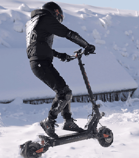 Rider on the G2 Master in snow