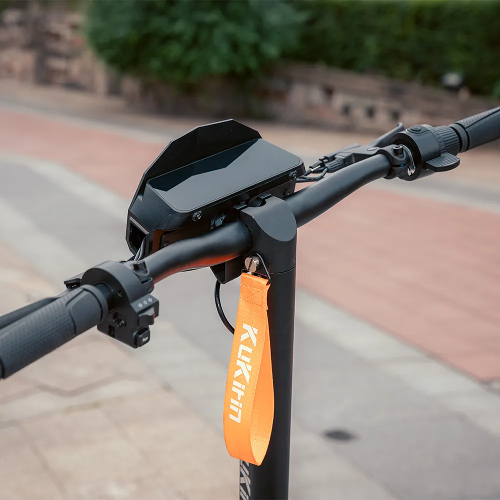 G3 display and handlebar close-up