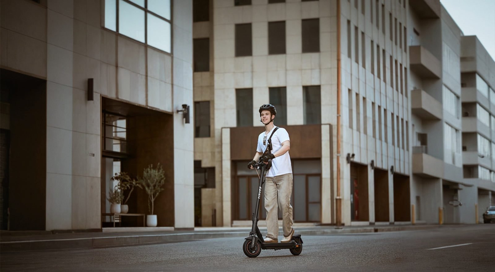 NAVEE commuter electric scooter, feature 5