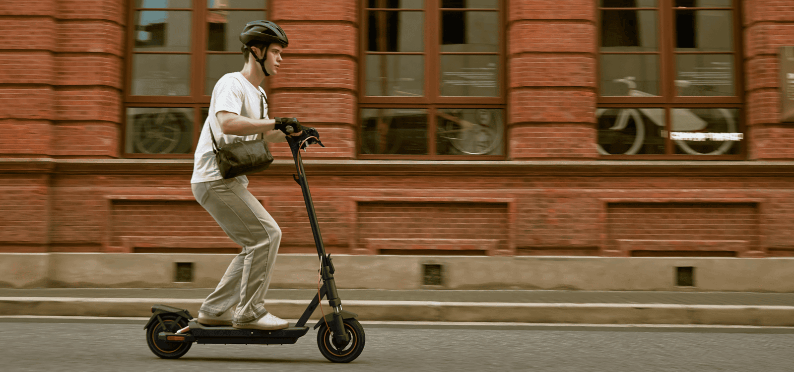 NAVEE commuter electric scooter, feature 8