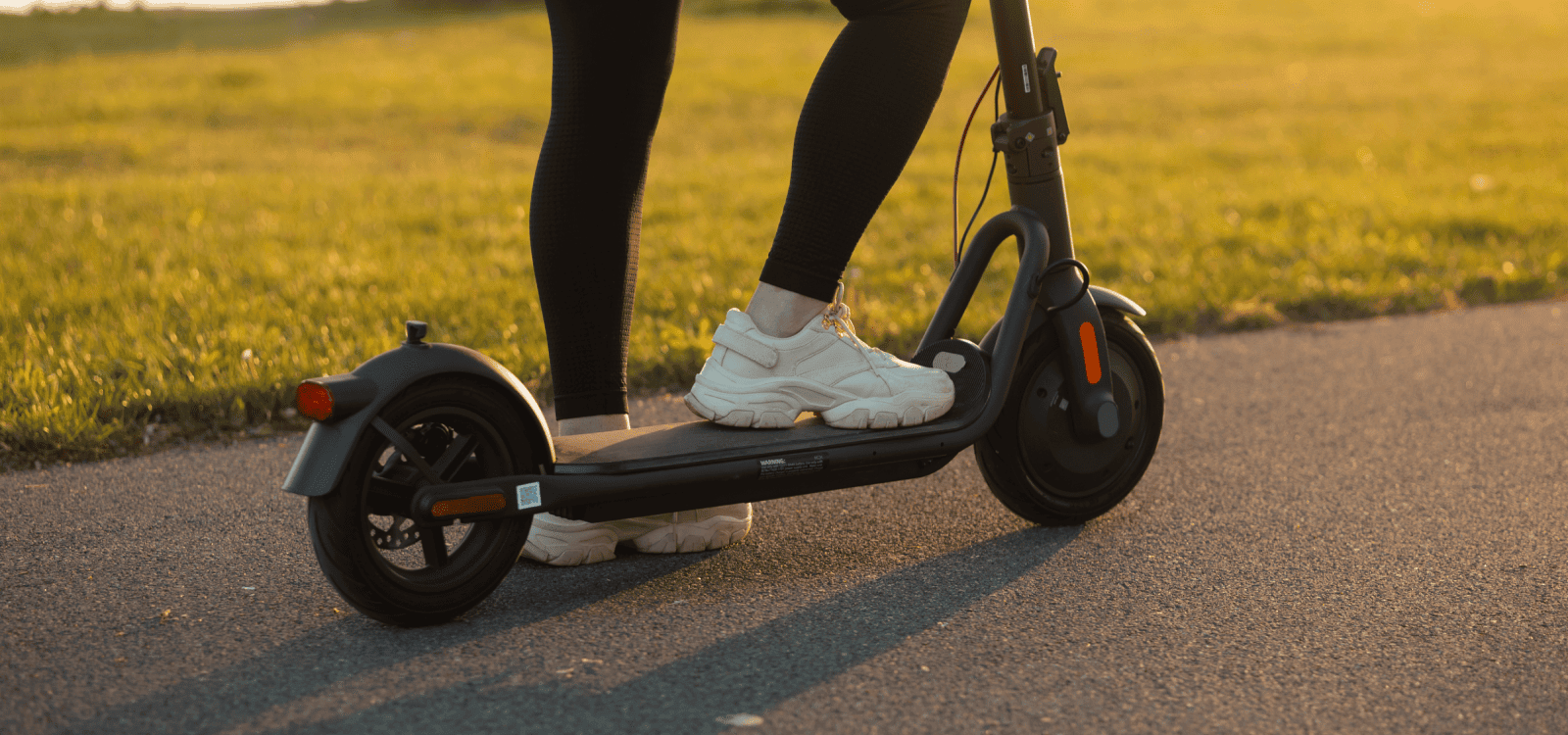 V40i commuter electric scooter, detail 5