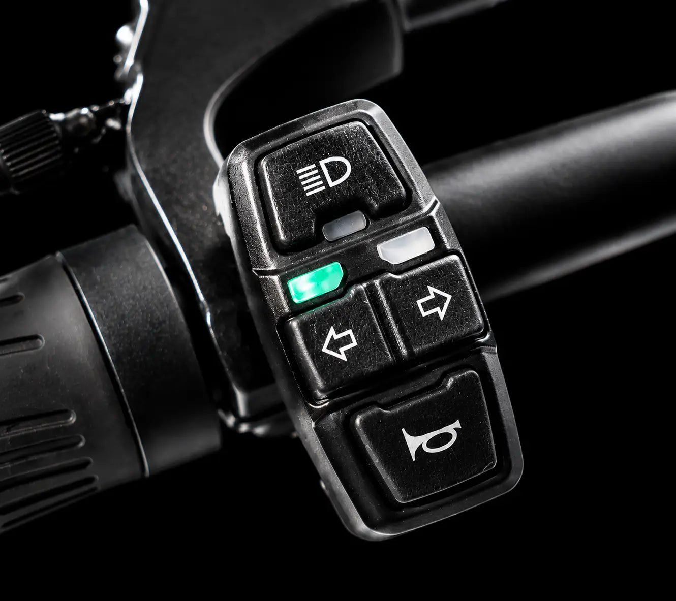 Riding'times GT54 Safety Edition electric dirt bike, horn and handlebar switches