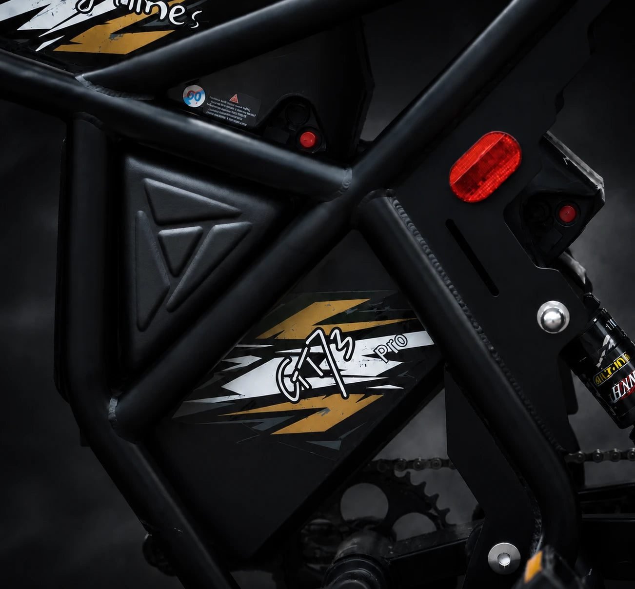 Riding'times GT73 Pro Safety Edition electric dirt bike, dual battery system