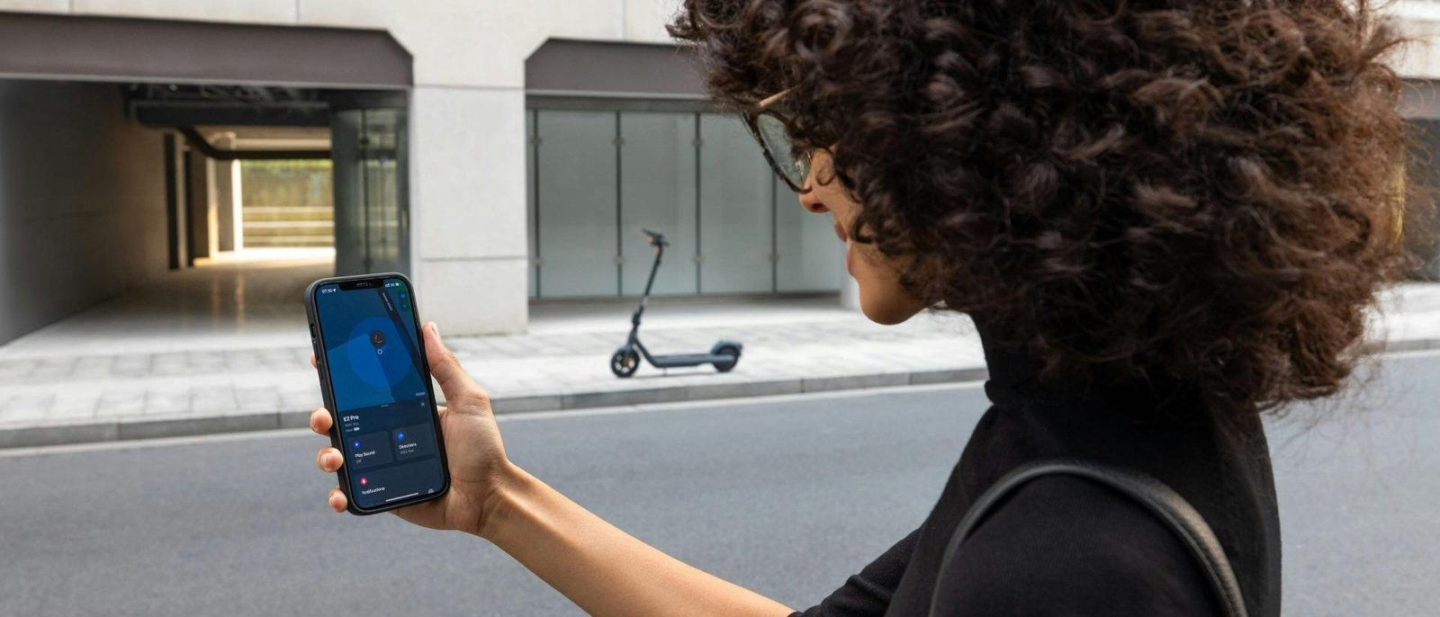 Locating the electric scooter with Apple Find My