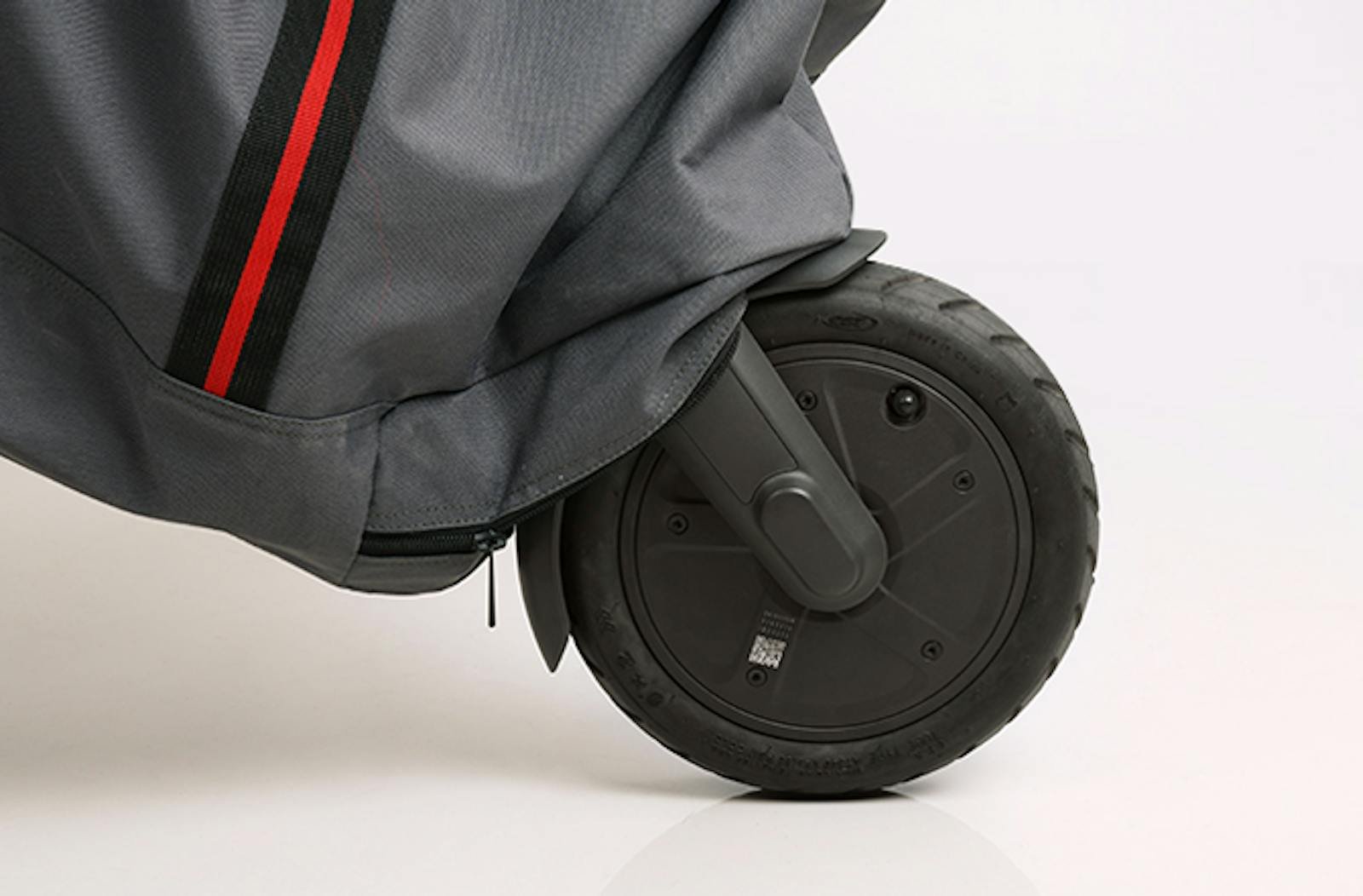 Pulling the Segway carry bag on its front wheel