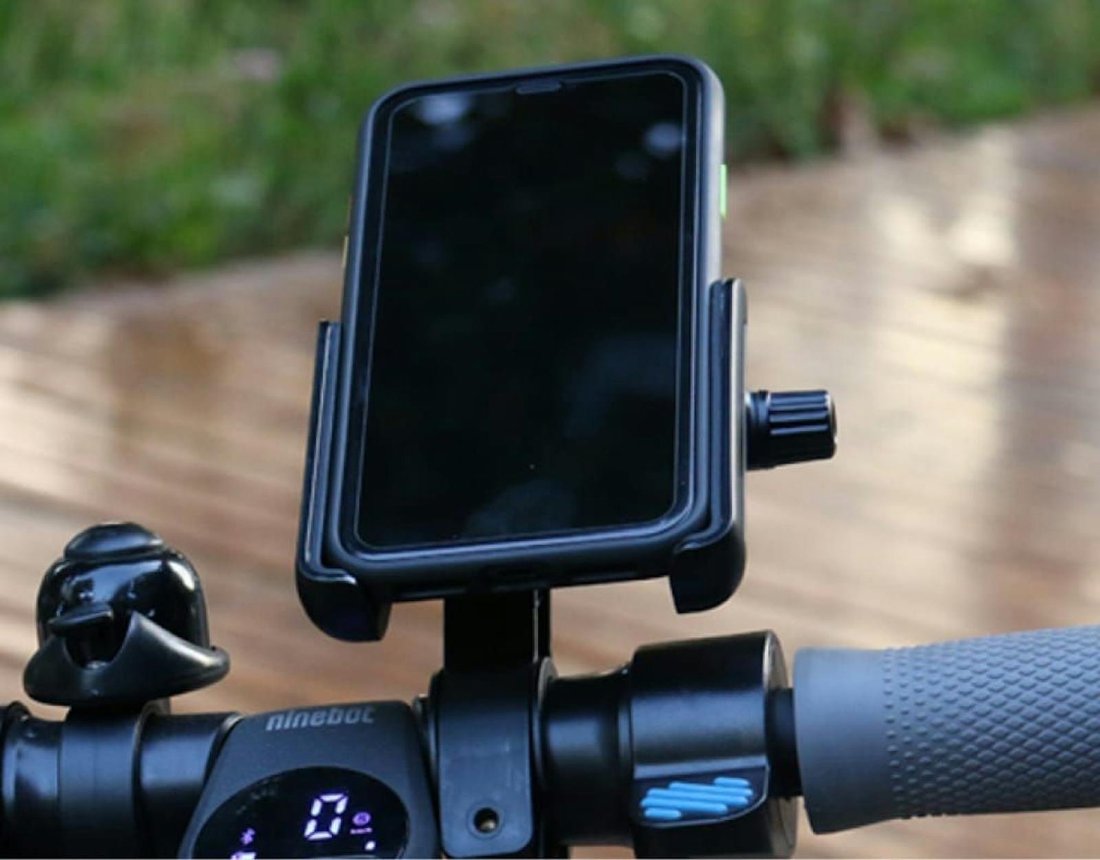 Adjusting knob of the Segway phone holder