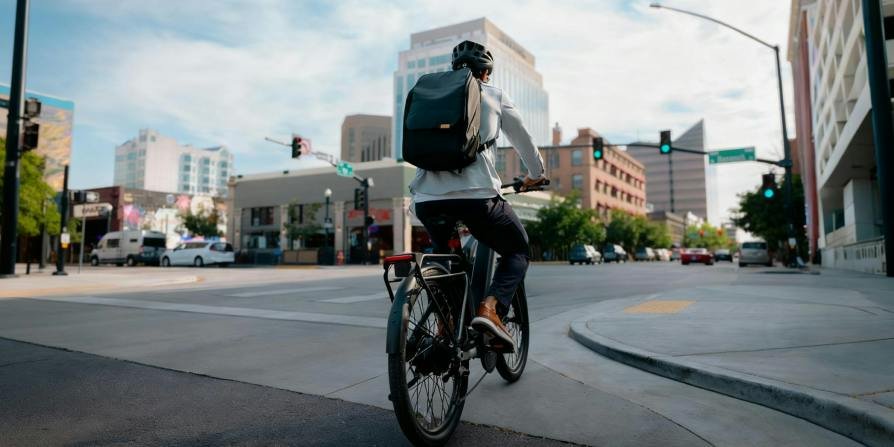 Segway Myon electric bike starting from a stop