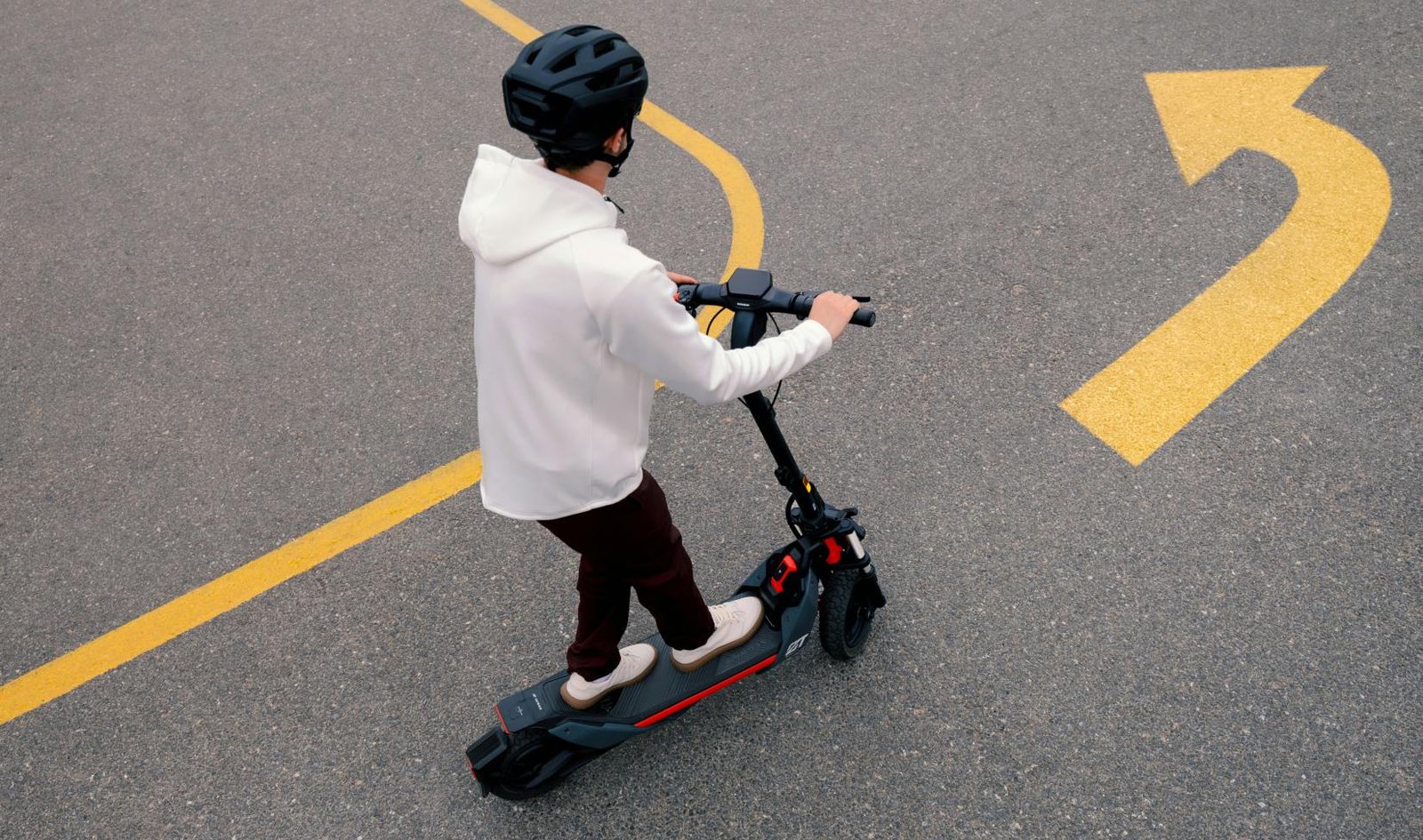 Segway ZT3 Pro turning on a trail