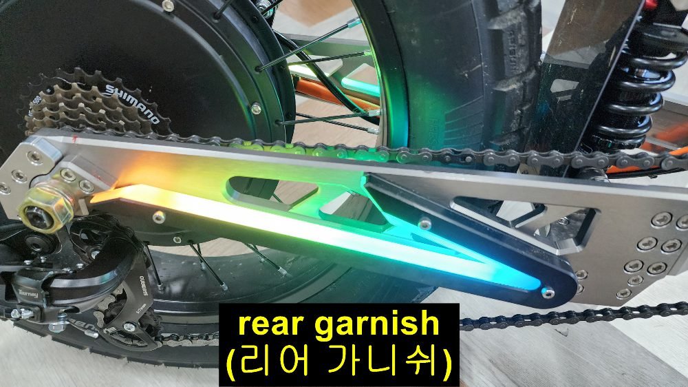 Rear garnish